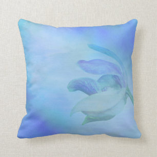 Elegant Soft Blue Orchid Throw Kissen