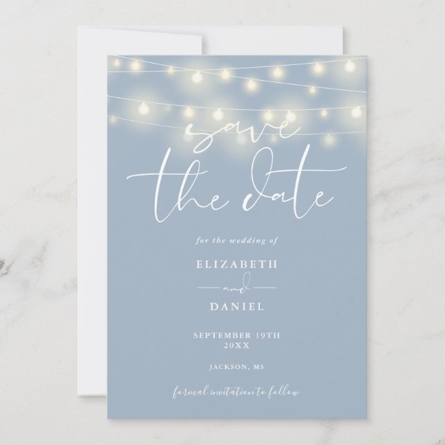 Elegant String Lights Dusty Blue QR Code Wedding Save The Date (Vorderseite)