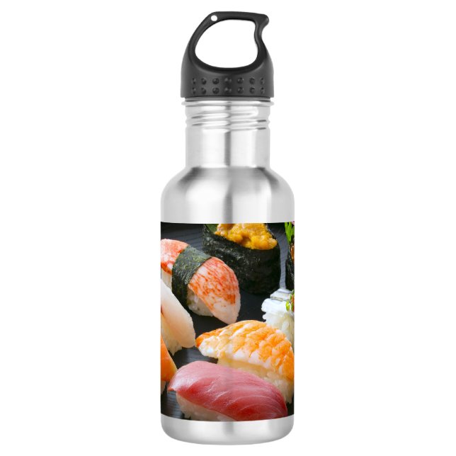 Elegant Sushi Selection on Lacquerware Plate Edelstahlflasche (Vorderseite)