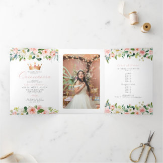 Elegant & Sweet Blush Pink Floral Quinceñera Dreifach Gefaltete Urlaubskarte