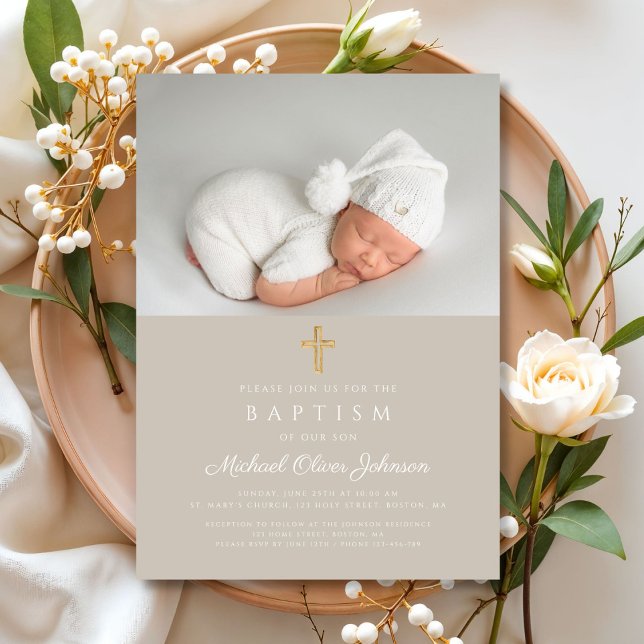 Elegant Taupe Religious Cross Foto Taufe Einladung (Elegant Taupe Religious Cross Photo Baptism Invitation)