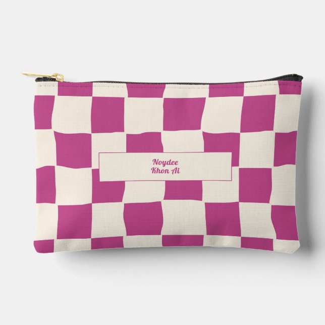 Elegant Timeless Name Purple and Cream Check Zubehörtasche (Vorderseite)