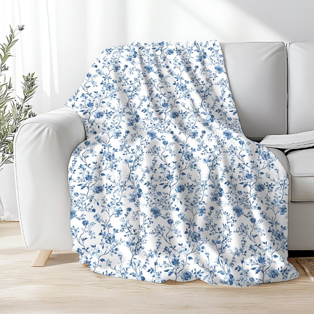 Elegant Toile Floral Pattern Blue and White Fleecedecke (Elegant blue and white toile pattern fleece blanket - perfect staying cosy in style!)