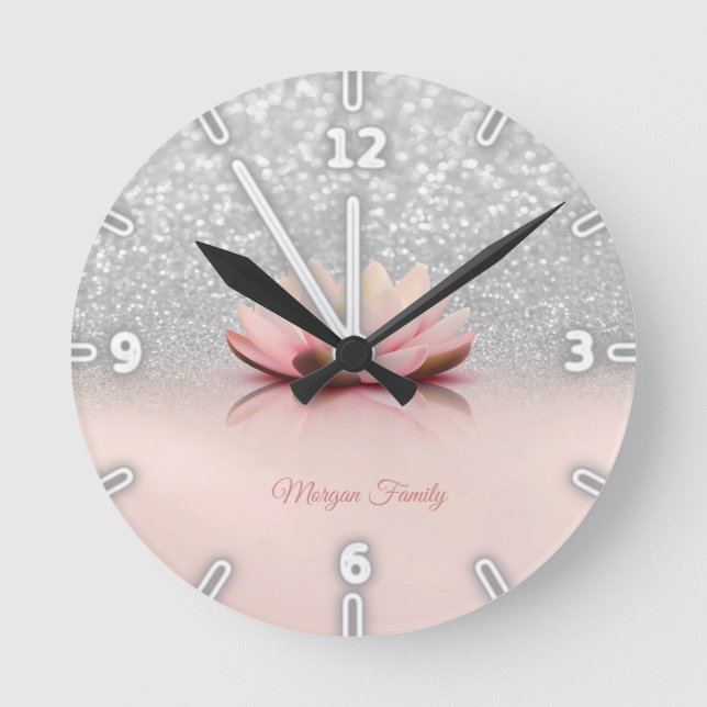 Elegant Trendy Girly, Lotus Silver Glitzer Bokeh Runde Wanduhr (Vorderseite)