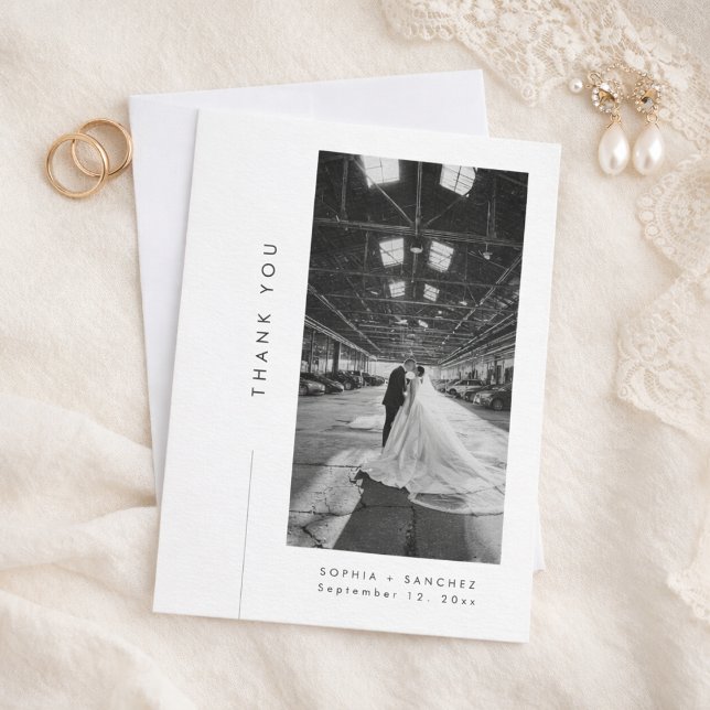 Elegant Typography Formal Wedding Photo Dankeskarte (Von Creator hochgeladen)