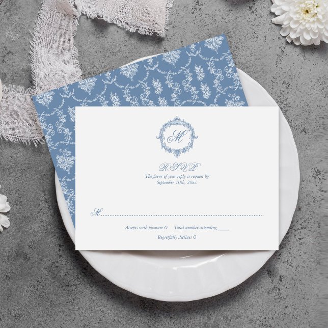 Elegant Vintage Blue Toile Monogram Wedding RSVP Karte (Von Creator hochgeladen)