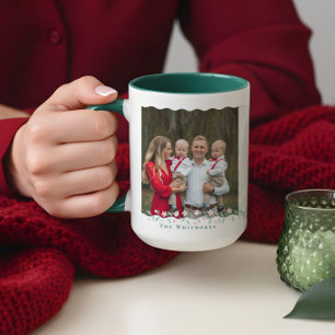 Elegant Wavy Familie Foto Collage Halten Blumengef Tasse
