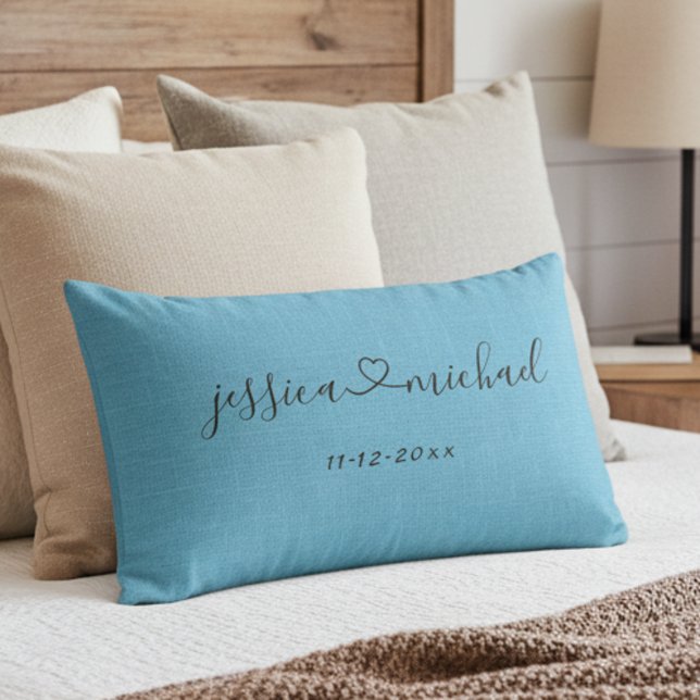 Elegant Wedding Lumbar Kissen mit neuen Namen (Connected by heart romantic blue pillow for newlyweds!)