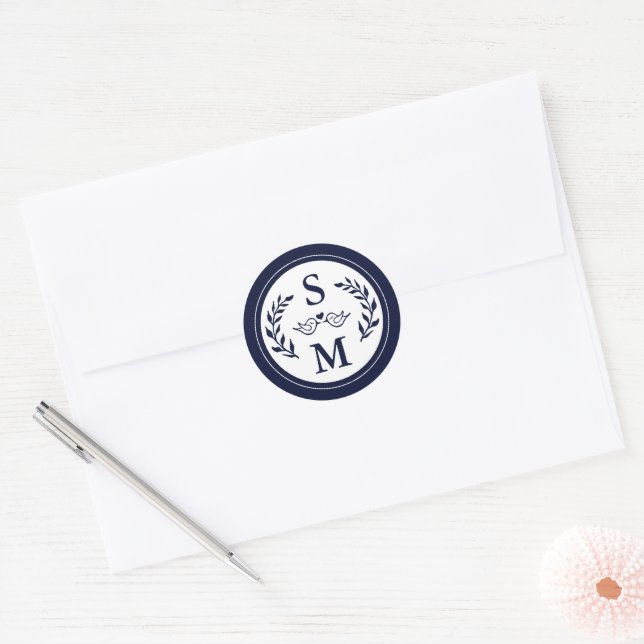 Elegant Wedding Modern Monogram Navy Blue Gevor Runder Aufkleber (Umschlag)