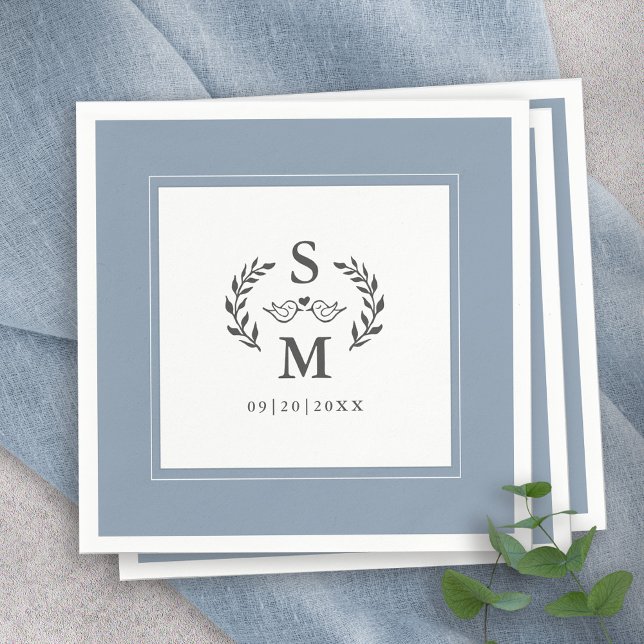 Elegant Wedding Monogram Wappen Wreath Dusty Blue Serviette (Elegant Wedding Monogram Crest Wreath Dusty Blue Napkins)