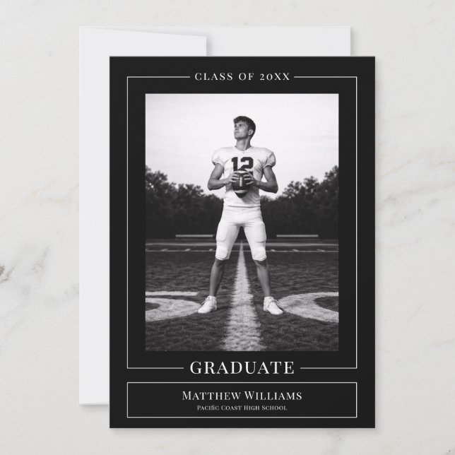 Elegant White & Black Graduate Announcement Einladung (Vorderseite)