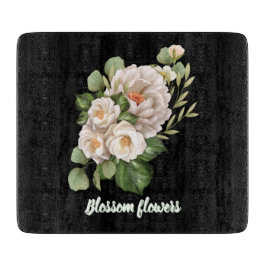 Elegant white floral bouquet with green leaves schneidebrett