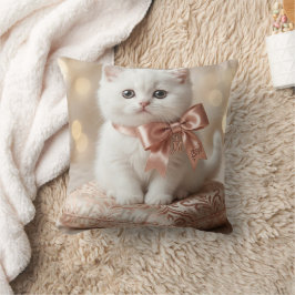 Elegant White Kitten Boutique Kissen