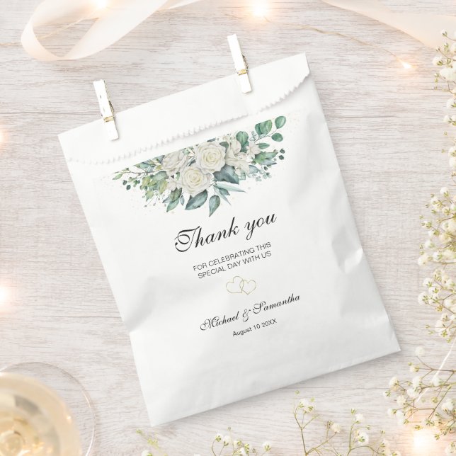 Elegant White Rose und Lilies Wedding Geschenktütchen (Ausgeschnitten)