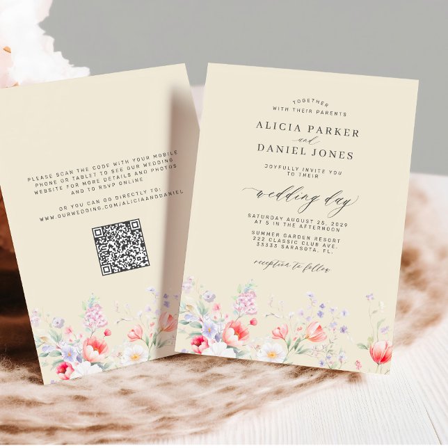 Elegant wildflower garden beige QR RSVP wedding Einladung (Von Creator hochgeladen)