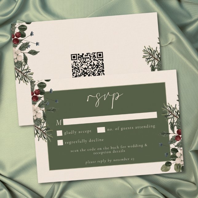 Elegant Winter Berries & Pine Ivory Wedding QR RSVP Karte (Elegant Winter Berries & Pine Ivory Wedding QR RSVP Card)