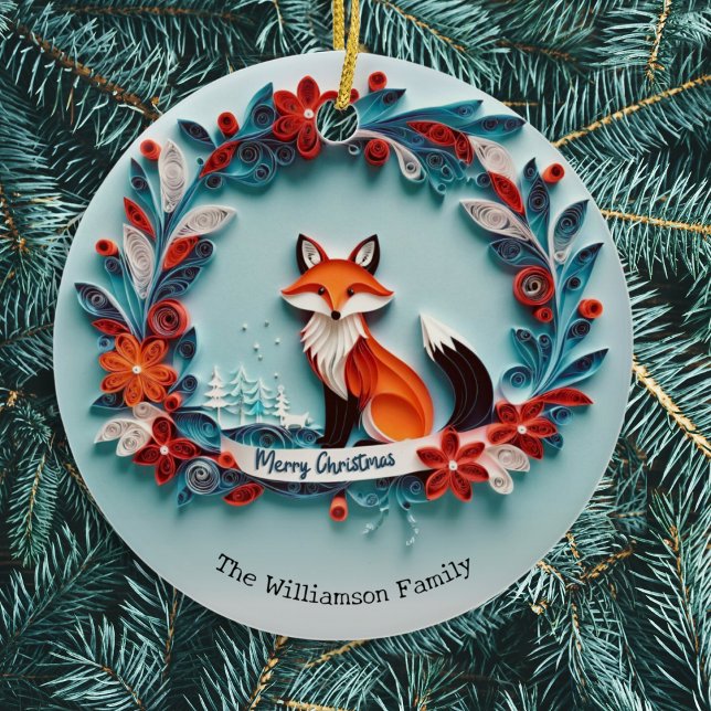 Elegant Winter Fox Nature Themed Frohe Weihnachten Keramik Ornament (An elegant Christmas tree ornament with picture of a red fox in winter snow with papercraft effect)
