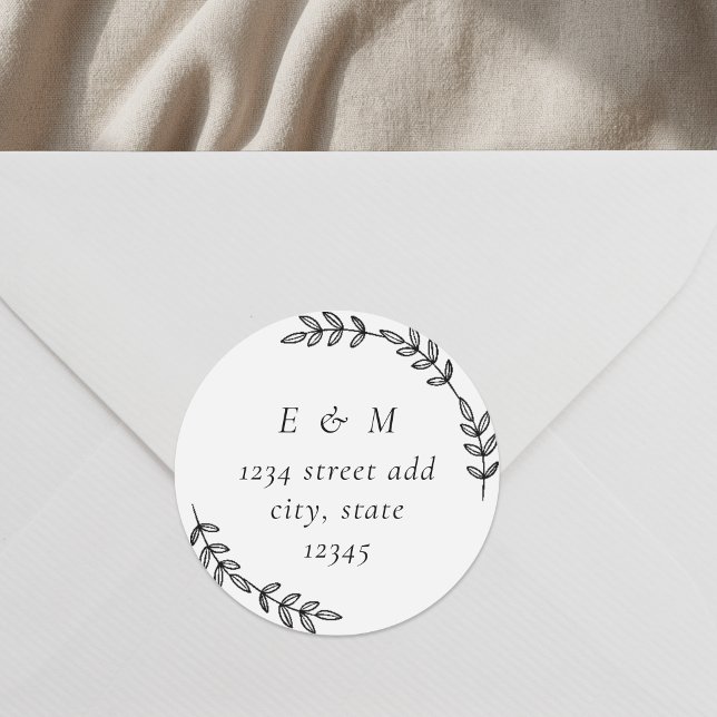 Elegant Wreath Wedding Monogram Return Address Runder Aufkleber (Von Creator hochgeladen)