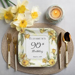 Elegant Yellow Daffodils Floral 90. Geburtstag Pappteller<br><div class="desc">Elegante gelbe Daffodien Blumenmuster "90. Geburtstag" Design mit einem Blumenquadrat aus Narzissen umgeben einen weißen und grünen Rahmen auf einem bedrückten gelb-weiß Hintergrund.</div>