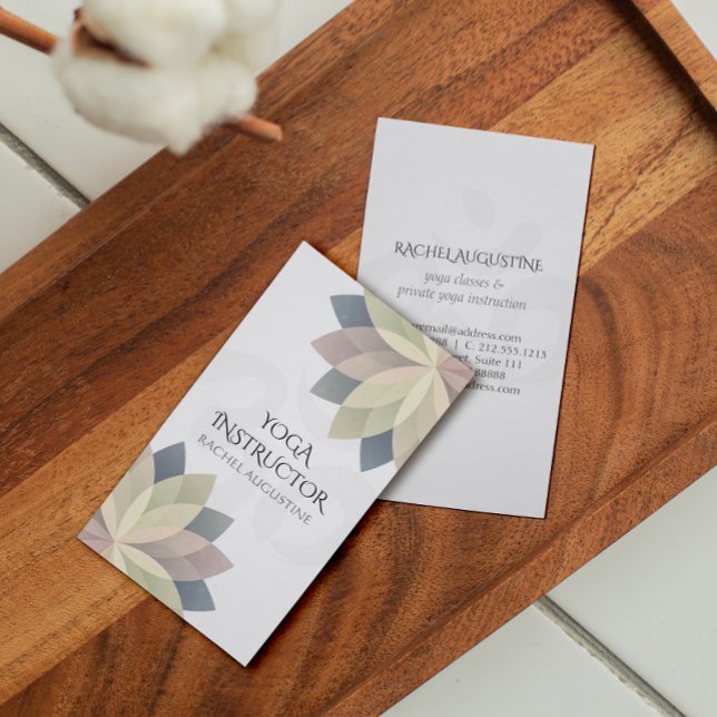 Elegant Yoga Colorful Lotus Om Symbol Mandala Visitenkarte (Von Creator hochgeladen)