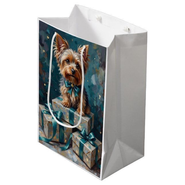 Elegant Yorkshire Terrier Dog Holiday Gift Stack Mittlere Geschenktüte (Vorderseite Schrägansicht)