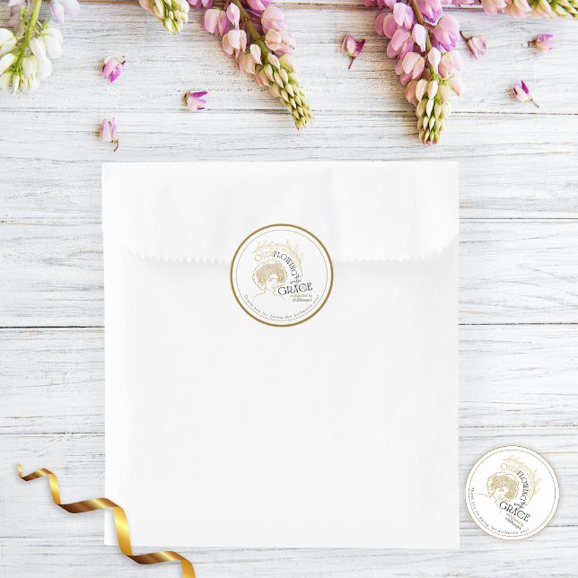 Elegante Abstrakte Rose Haar mit Anmut überwinden Runder Aufkleber (Von Creator hochgeladen)