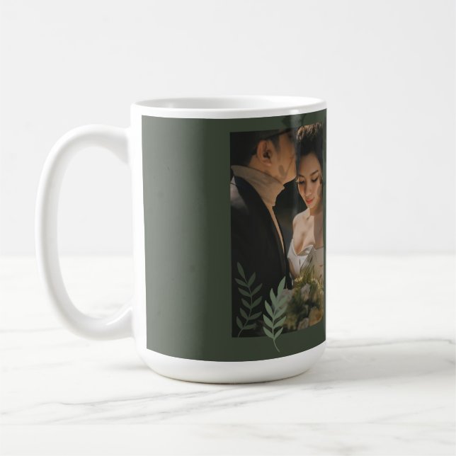 Elegante, anpassbare olivgrüne Hochzeit  Kaffeetasse (Links)