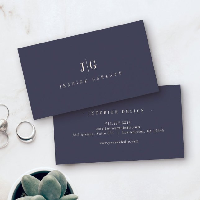 Elegante Berufliche einfache Monogram Minimal Navy Visitenkarte (Stylish, elegant and professional. Make this understated business card part of your branding!)