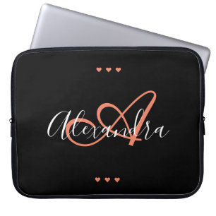 Elegante Black Coral Hearts Script Name Monogramm Laptopschutzhülle