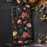 Elegante Black Fantasy Personalisiert Samsung Galaxy Hülle<br><div class="desc">Reiche und farbenfrohe Blumenmuster mit fantasievollen roten,  rosa und weißen Blüten und grünem Blattwerk auf schwarzem Hintergrund. Beinhaltet ein anpassbares Blindelement für Ihren persönlichen Namen oder Ihr Monogramm.</div>