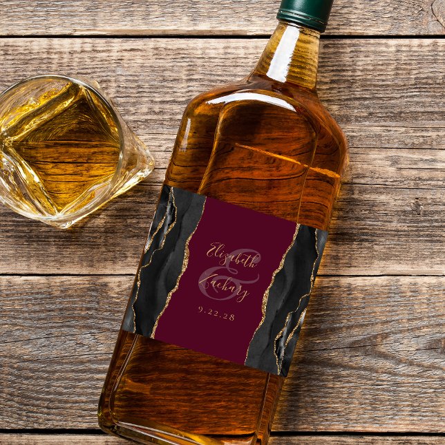 Elegante Black Gold Agate Burgundy Wedding Alkoholflaschenetikett (Von Creator hochgeladen)