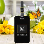 Elegante Black Gold Monogram Chic Personalisiert Gepäckanhänger<br><div class="desc">Passen Sie den Text an und erstellen Sie einfach Ihr personalisiertes Gepäckanhänger. Klicken Sie auf ANDERE KENNEN, und klicken Sie anschließend auf HINTERGRUND BEARBEITEN, um die Hintergrundfarbe zu ändern. Sie können dieses Design auf anderen Zazzle-Produkten übertragen und an die meisten Zazzle-Produkte anpassen. Standard Studio Designs werden in hochauflösender Vektorgrafik für...</div>