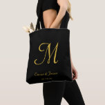 Elegante Black & Gold Monogram Name Bride neu<br><div class="desc">Elegante Black & Gold Monogram Name Bride Neu gezogener Personalisierter Totbeutel</div>