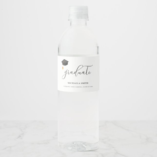 Elegante Black Graduation Cap Script High School Wasserflaschenetikett (Vorderseite)