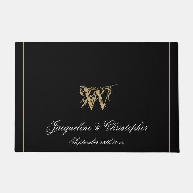 Elegante Black Monogram Names Newlyweds Wedding Fußmatte (Vorderseite)