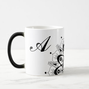 Elegante Black Script Letter Mandala Magic-Tasse Verwandlungstasse