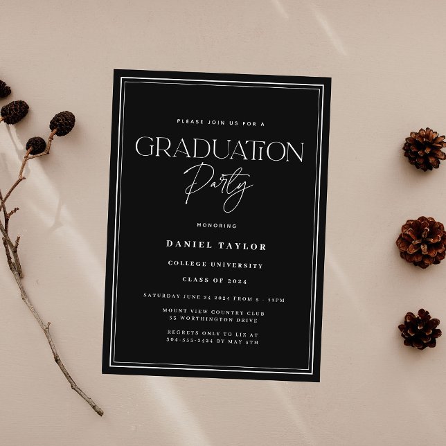 Elegante Black Typografy Script Graduation Party Einladung (Von Creator hochgeladen)