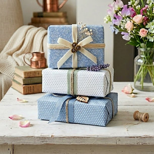 Elegante Blätter Florales Muster auf Hellblau