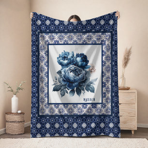 Elegante blaue Blumen Chinoiserie-Toile Monogramm Fleecedecke