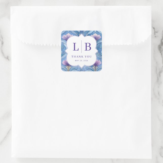 Elegante blaue Blumeninitialen Quadratischer Aufkleber (Tasche)