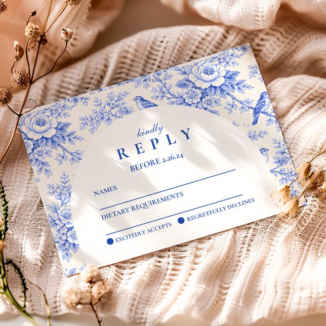 Elegante blaue Floral-Abschlussfeier RSVP Karte (Von Creator hochgeladen)