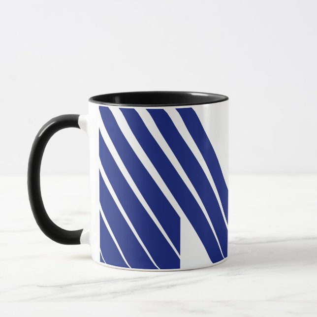 Elegante blaue Linie Buchstabe M  Tasse (Links)