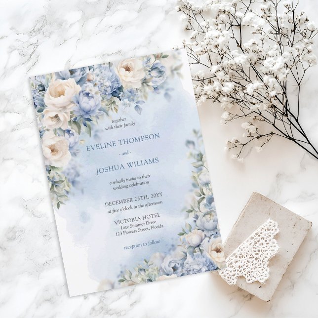 Elegante blaue und weiße Rosen Eukalyptus-Goldhoch Einladung (Watercolor light blue and white roses greenery wedding digital invitation)