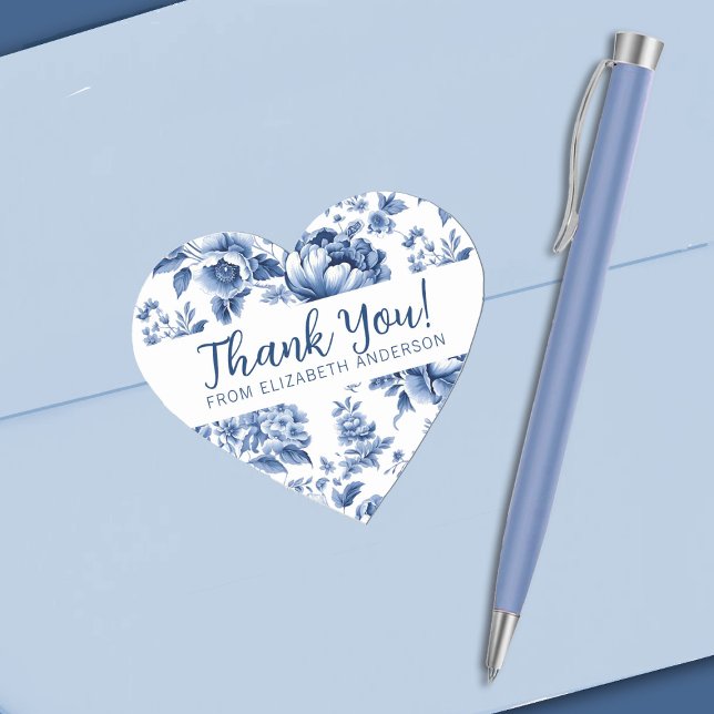 Elegante blaue Vintage-Rosen-Blumen-Dankeschön Herz-Aufkleber (A pretty blue floral Thank you sticker. Personalize it with your name.)