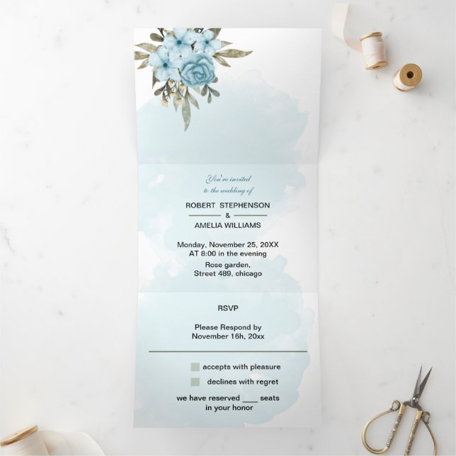 Elegante Blue Blume Personalisiert Wedding Dreifach Gefaltete Einladung (Innenseite)