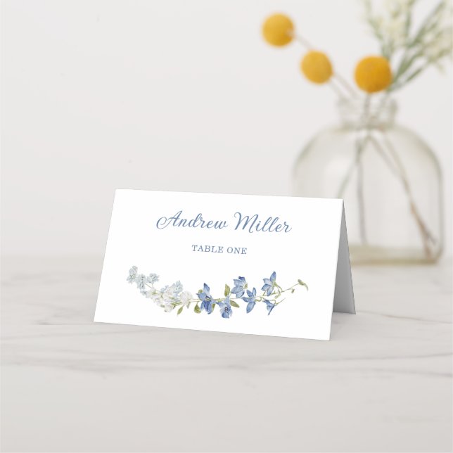 Elegante Blue Wedding Floral Folded Platzkarte (Vorderseite)