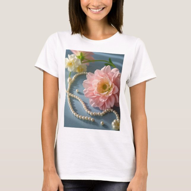 Elegante Blume und Perlen T-Shirt (Vorderseite)