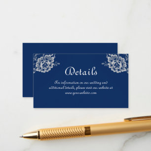 Elegante Blumenzange auf Blue Wedding Begleitkarte