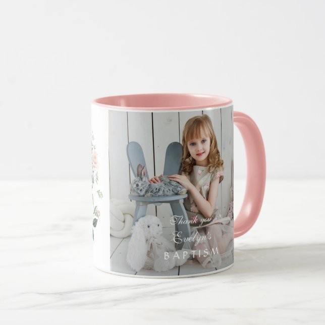 Elegante Blush Blume Wreath Girl Foto Taufe Tasse (VorderseiteRechts)