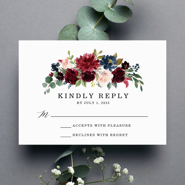 Elegante Blush Burgundy Navy Floral Wedding RSVP Karte (Von Creator hochgeladen)